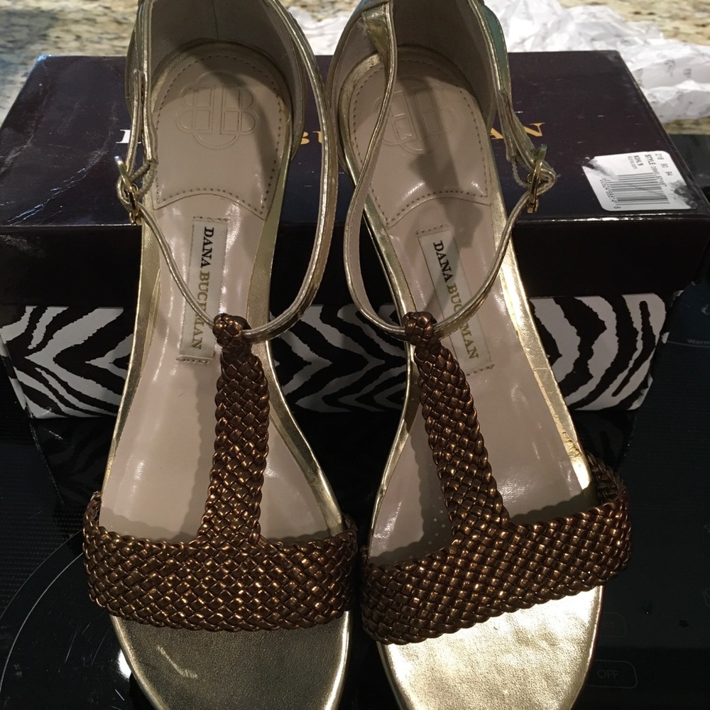 Dana Buchman Gold & Bronze Metallic sandals Sz.9